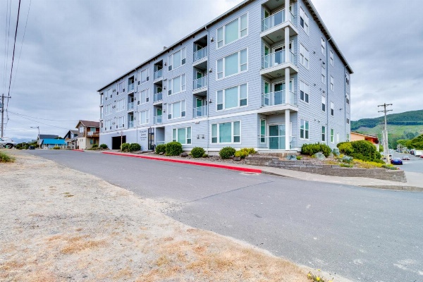 Rockaway Beach Condos image 1