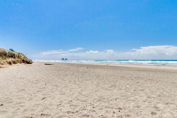 Rockaway Beach Condos image 12